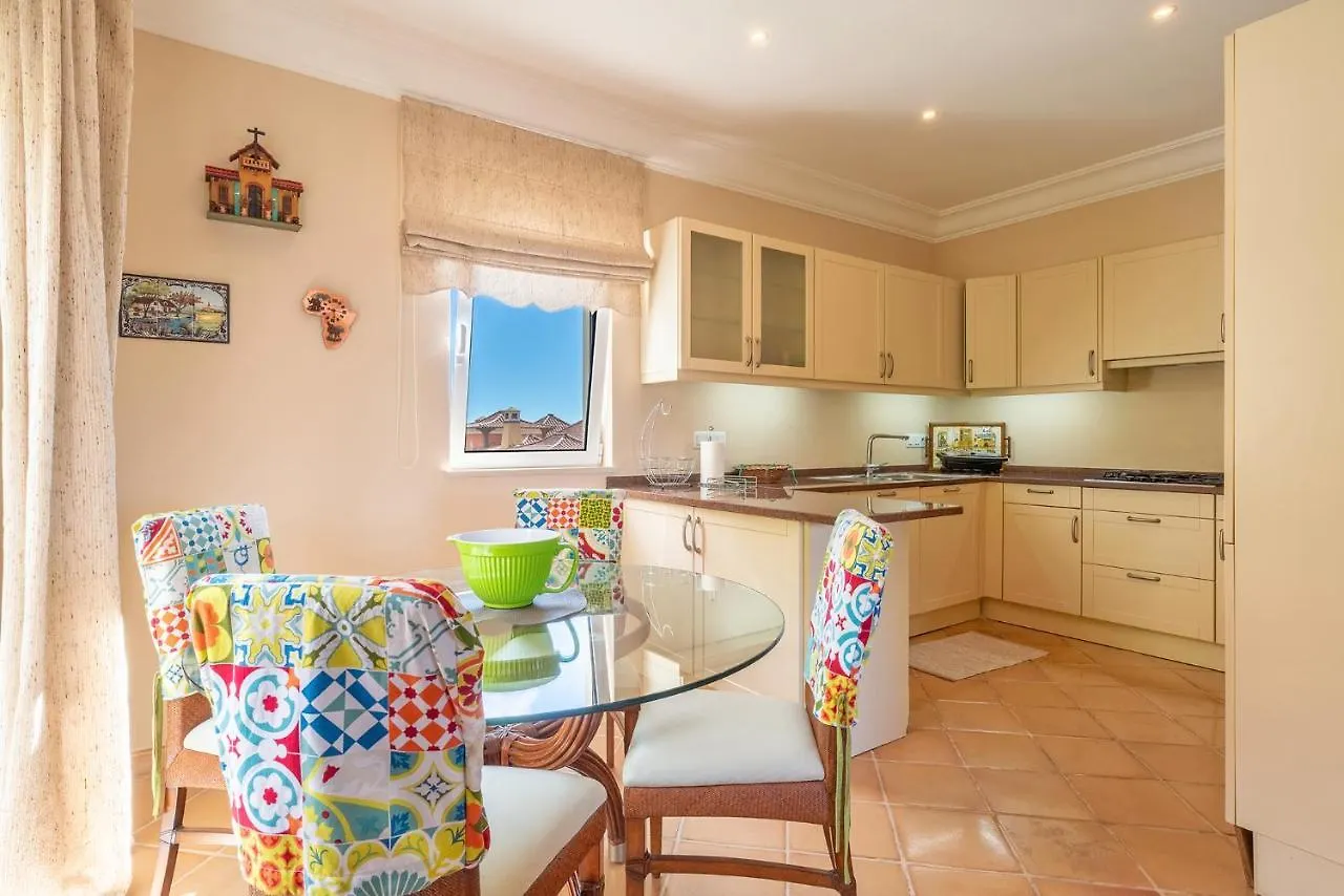 Апартаменты Luxury Two Bedroom Palheiro Village By Hr Madeira Фуншал