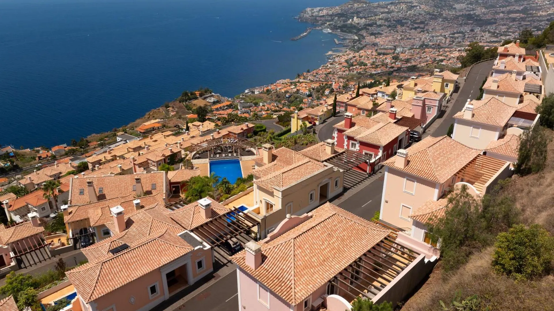 Апартаменты Luxury Two Bedroom Palheiro Village By Hr Madeira Фуншал